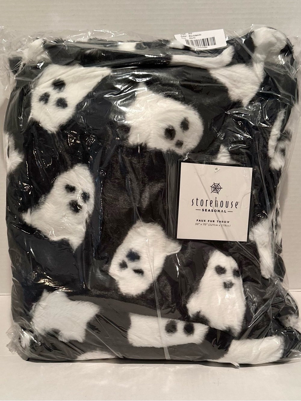 Storehouse NWT Koda Ghost 50 X 70 Plush Throw